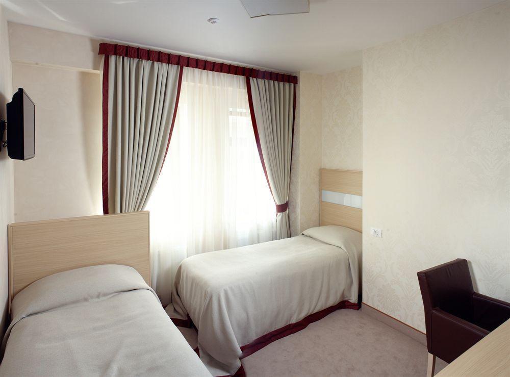 אודסה Boutique Hotel Palais Royal מראה חיצוני תמונה