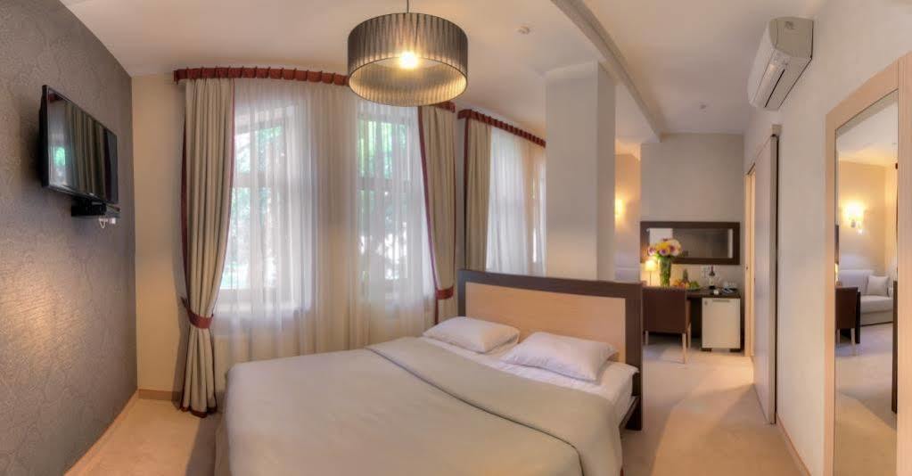 אודסה Boutique Hotel Palais Royal מראה חיצוני תמונה